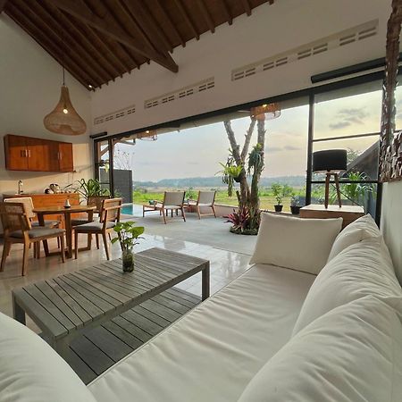 Boutique Villa Jogja Senang Yogyakarta Ngoại thất bức ảnh