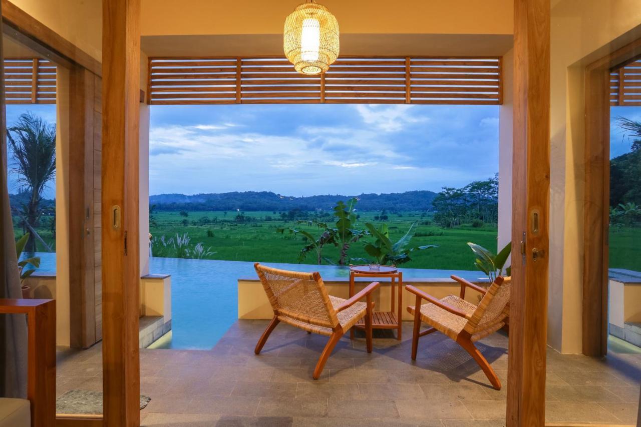 Boutique Villa Jogja Senang Yogyakarta Ngoại thất bức ảnh