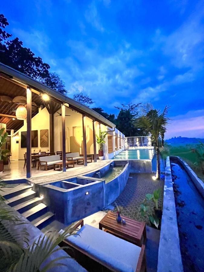 Boutique Villa Jogja Senang Yogyakarta Ngoại thất bức ảnh