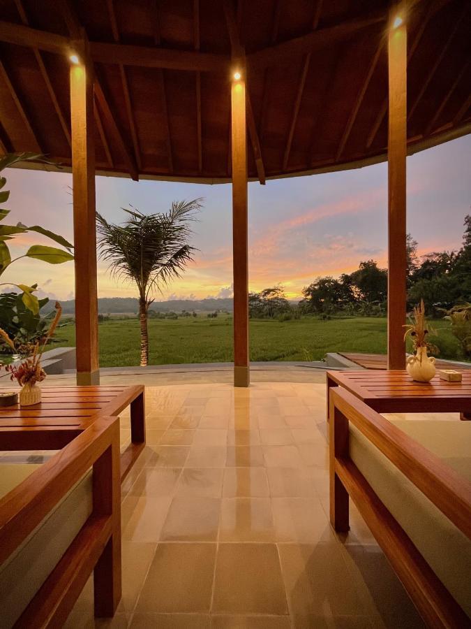 Boutique Villa Jogja Senang Yogyakarta Ngoại thất bức ảnh